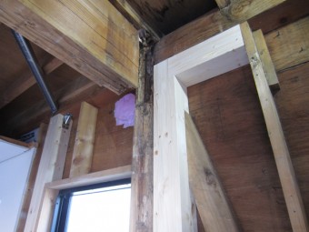 中古住宅の腐食した柱を取替―大地震に備えて耐震補強 中古住宅の腐食した柱を取替―大地震に備えて耐震補強